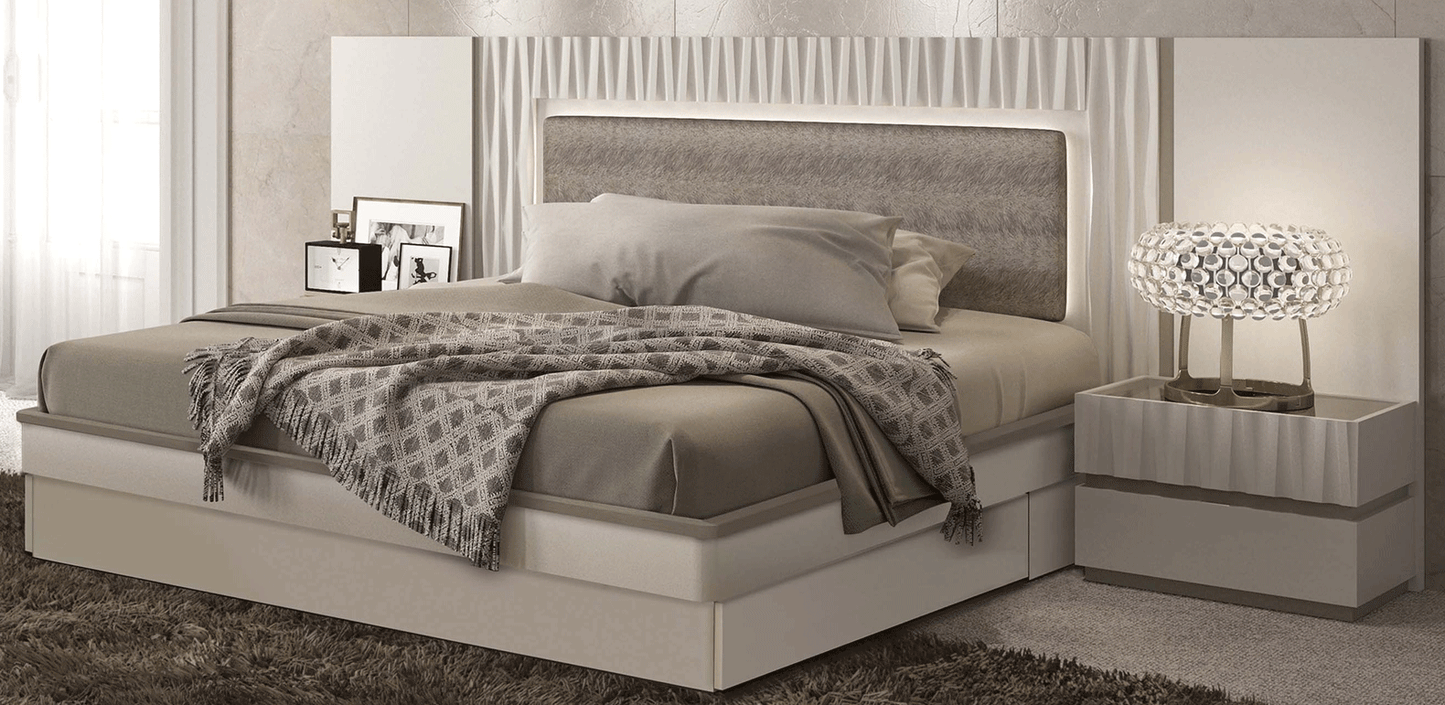 Classic Furniture Piece with Storage - 80 Inch - 80x80 Inch - 80x80 Inch - 80x80 Inch
