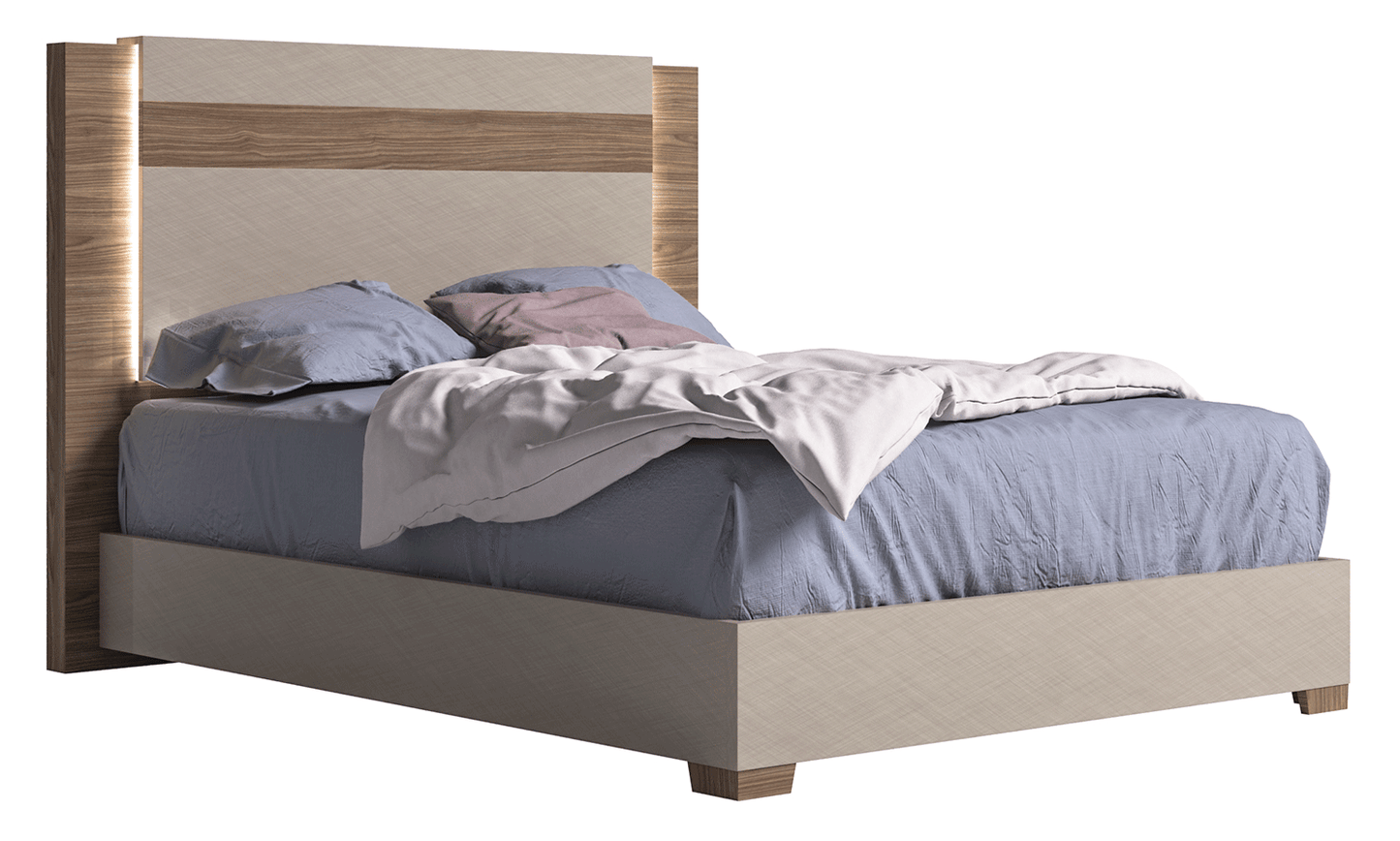 Classic Queen Bed - 69.3 Inch - 69.3x84.3 Inch - 69.3x84.3 Inch