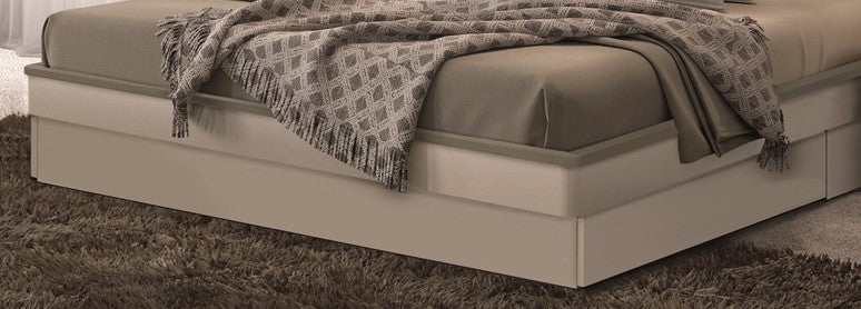 Classic Furniture Piece with Storage - 80 Inch - 80x80 Inch - 80x80 Inch