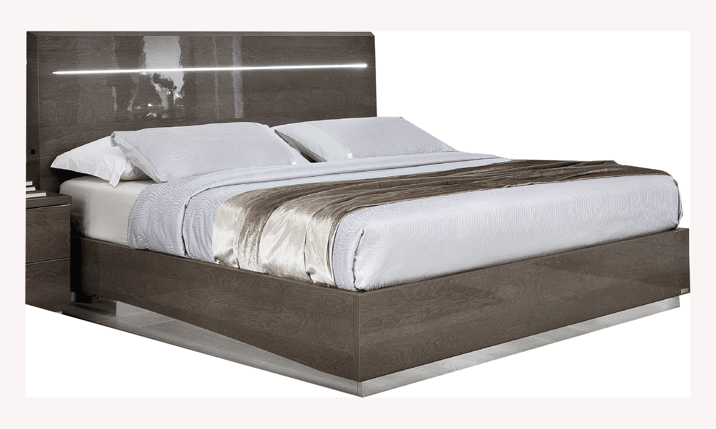 Classic Silver Birch Queen Bed - 70/64 Inch