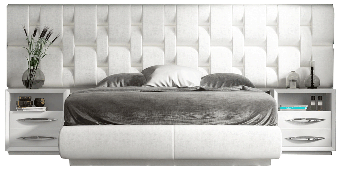 Classic Queen Bed - 115.35 Inch - 115.35x83.86 Inch