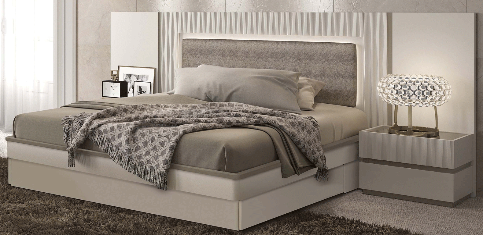 Classic Furniture Piece with Storage - 80 Inch - 80x80 Inch - 80x80 Inch - 80x80 Inch