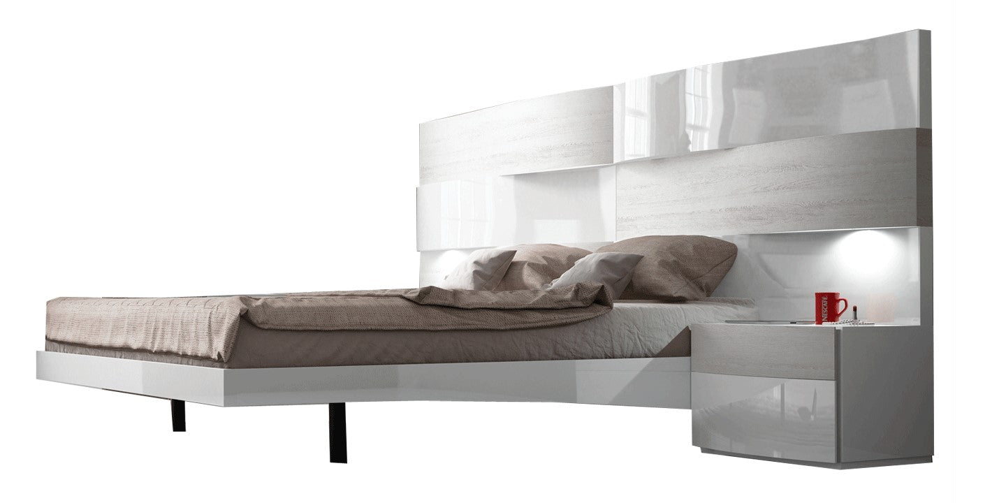 Classic Queen Bed - 111 Inch - 111x86 Inch - 111x86 Inch