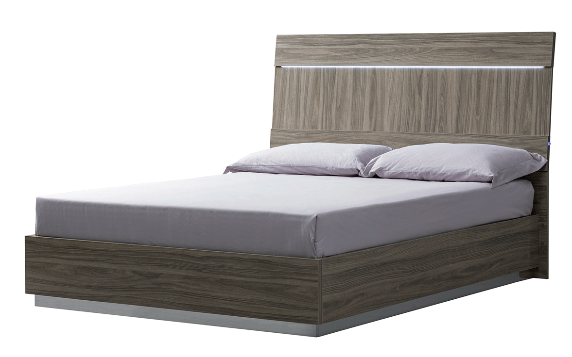 Classic Queen Bed - 67 Inch - 67x85 Inch - 67x85 Inch