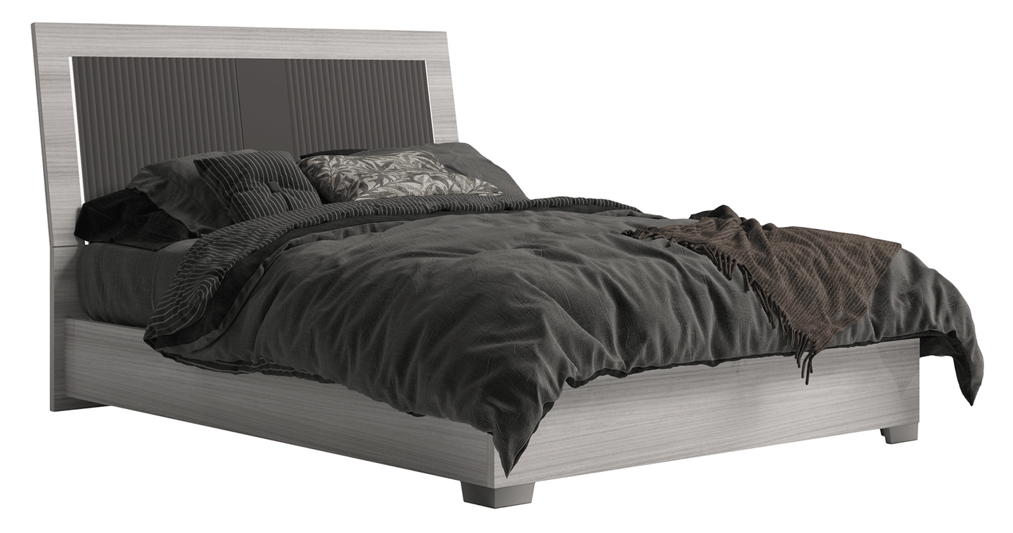 Classic Queen Bed - 65.7 Inch - 65.7x87 Inch