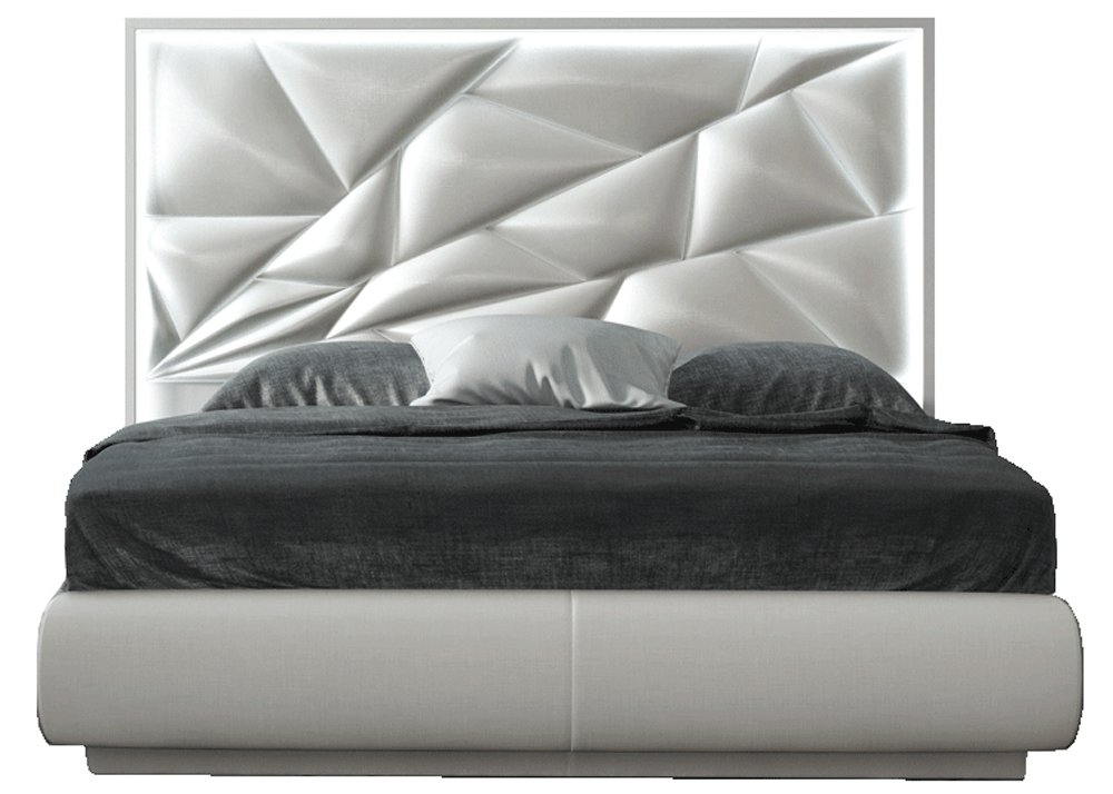 Classic Queen Bed - 68.9 Inch
