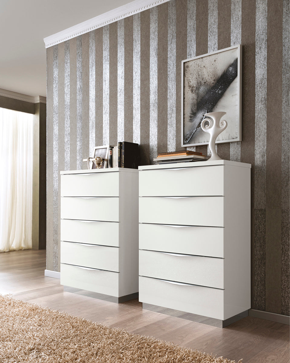 Complete Bedroom Setwith White High Gloss Lacquer - 68 Inch