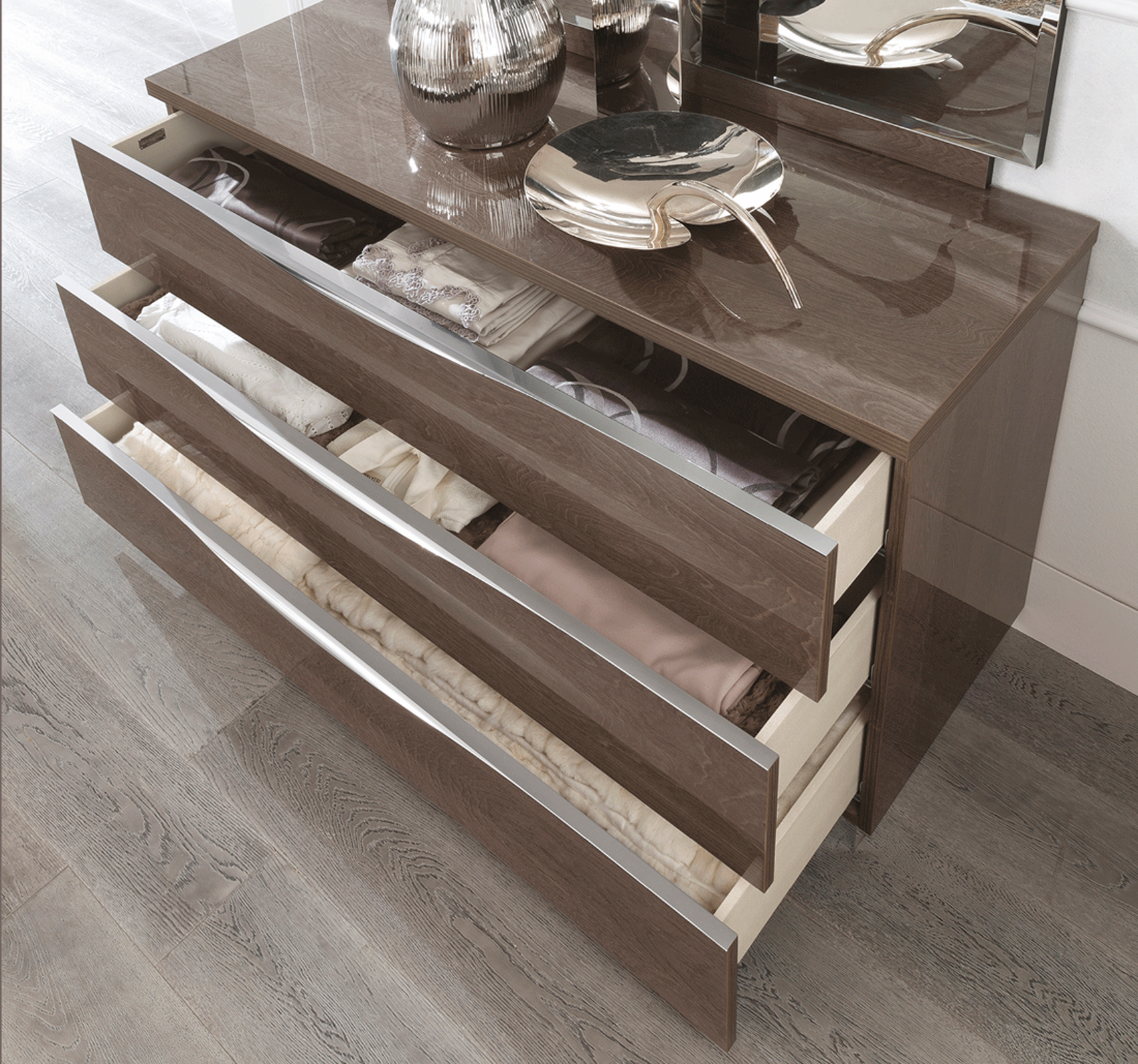 Complete Bedroom Setwith Silver High Gloss Lacquer