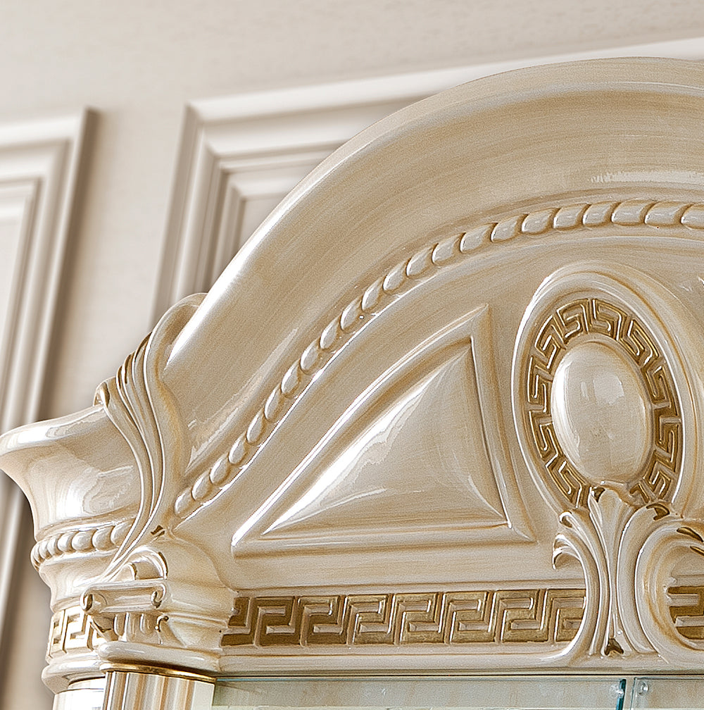 Classic Gold Mirror with High Gloss Lacquer Finish